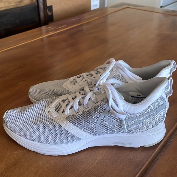 Nike Zoom Strike Sneakers Size 9.5 - Picture 5 of 13